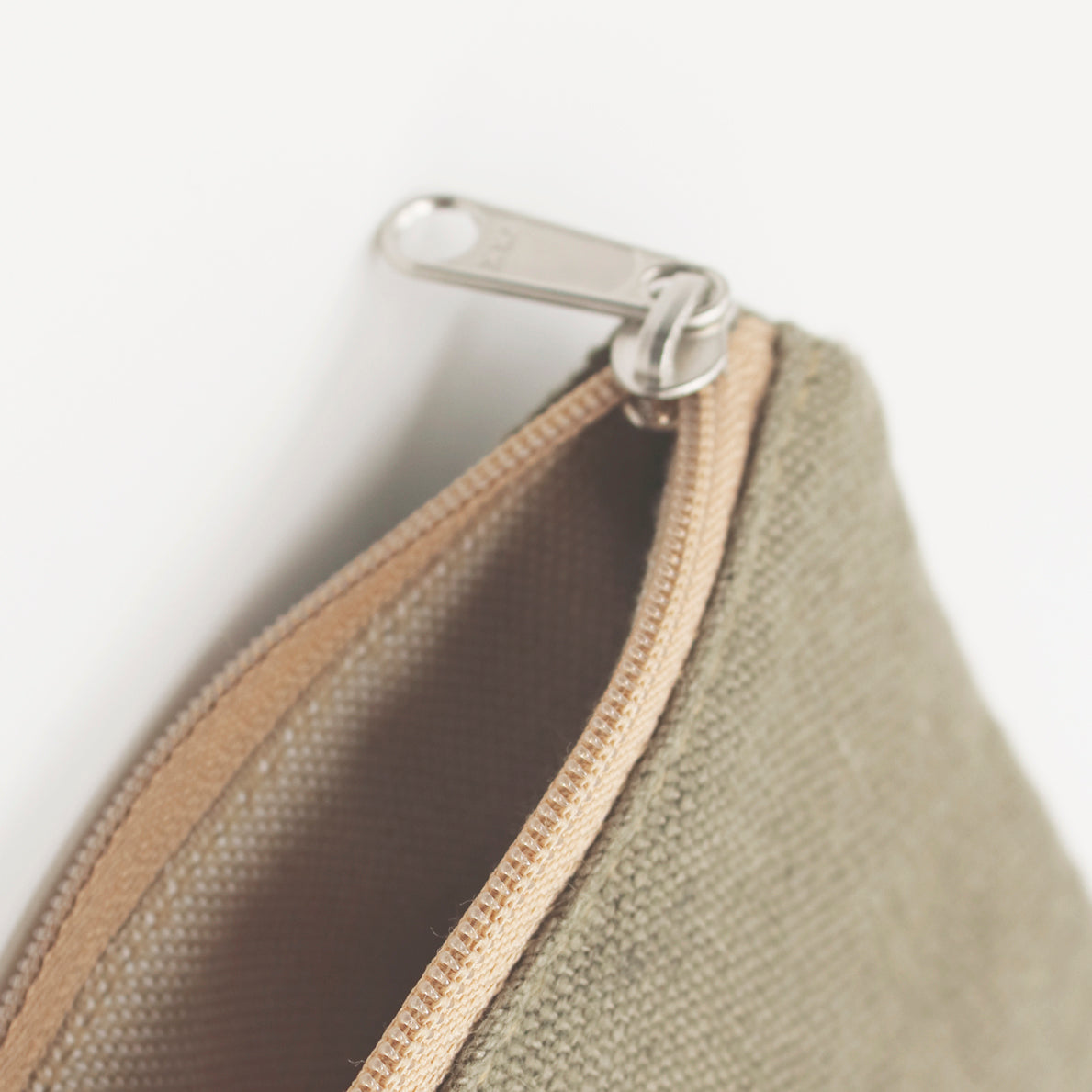 Essential Pouch Bogay