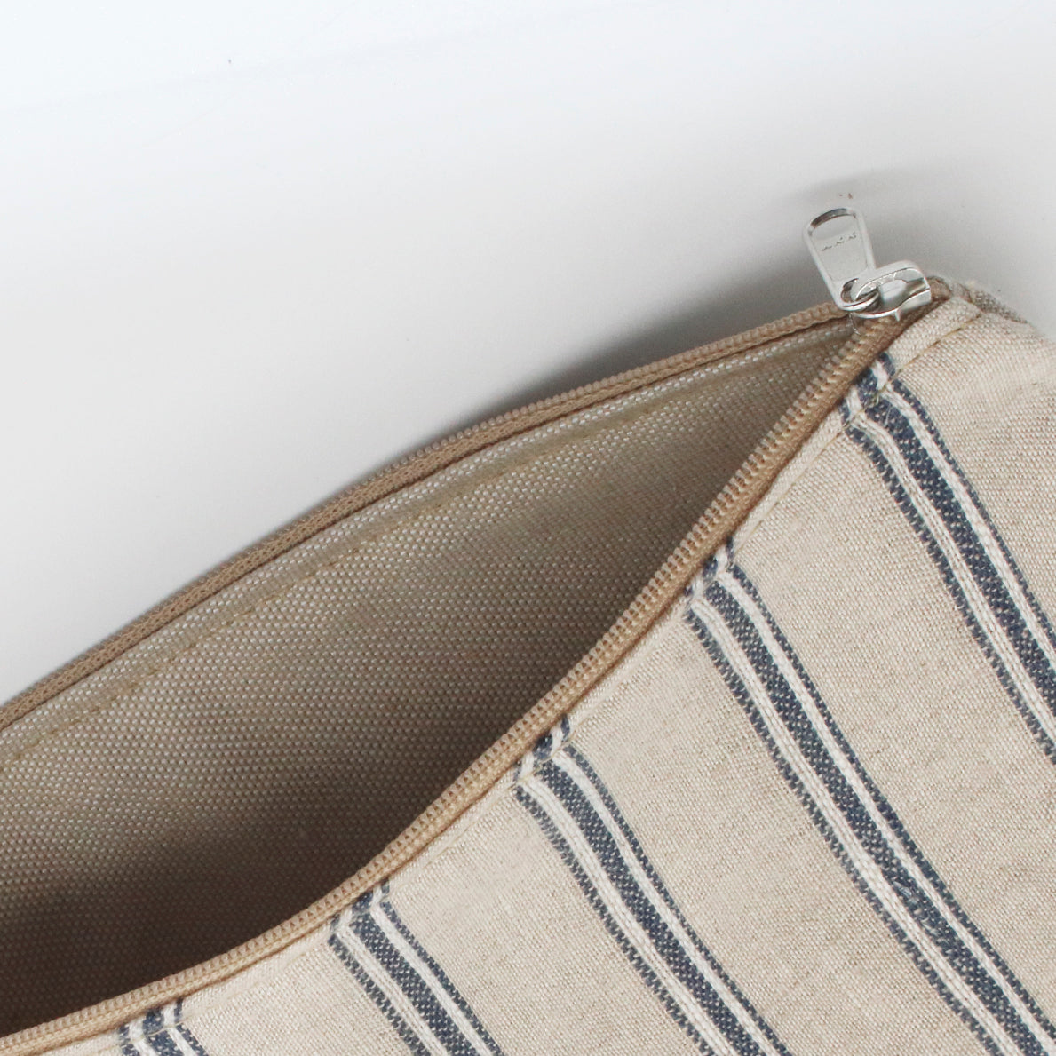 Essential Pouch Bever
