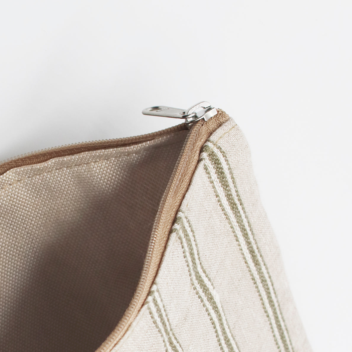 Essential Pouch Amberes