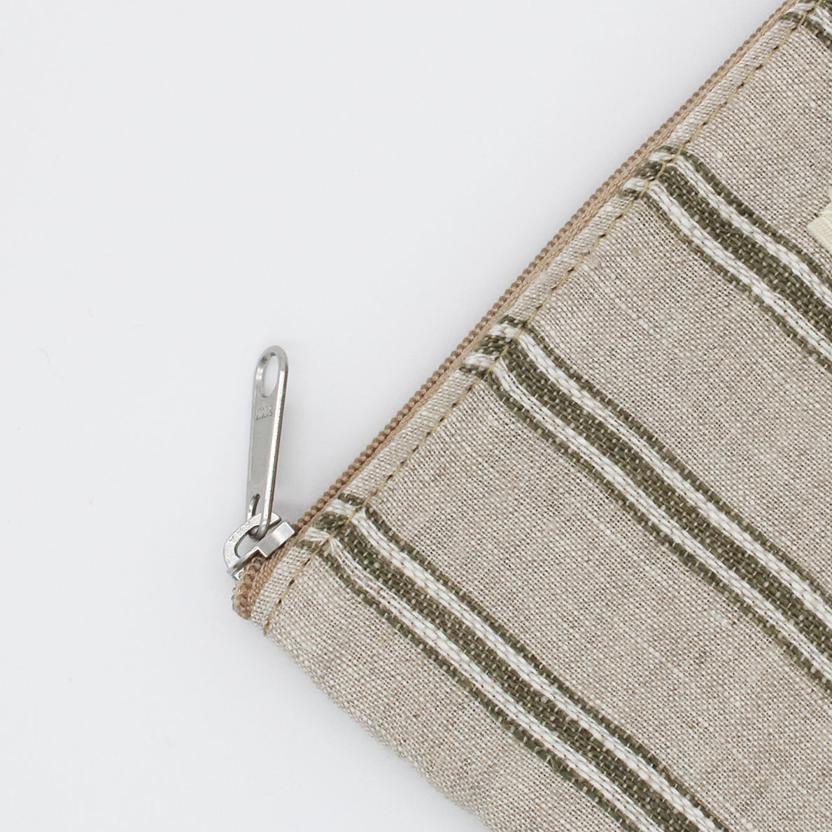 Essential Pouch Amberes